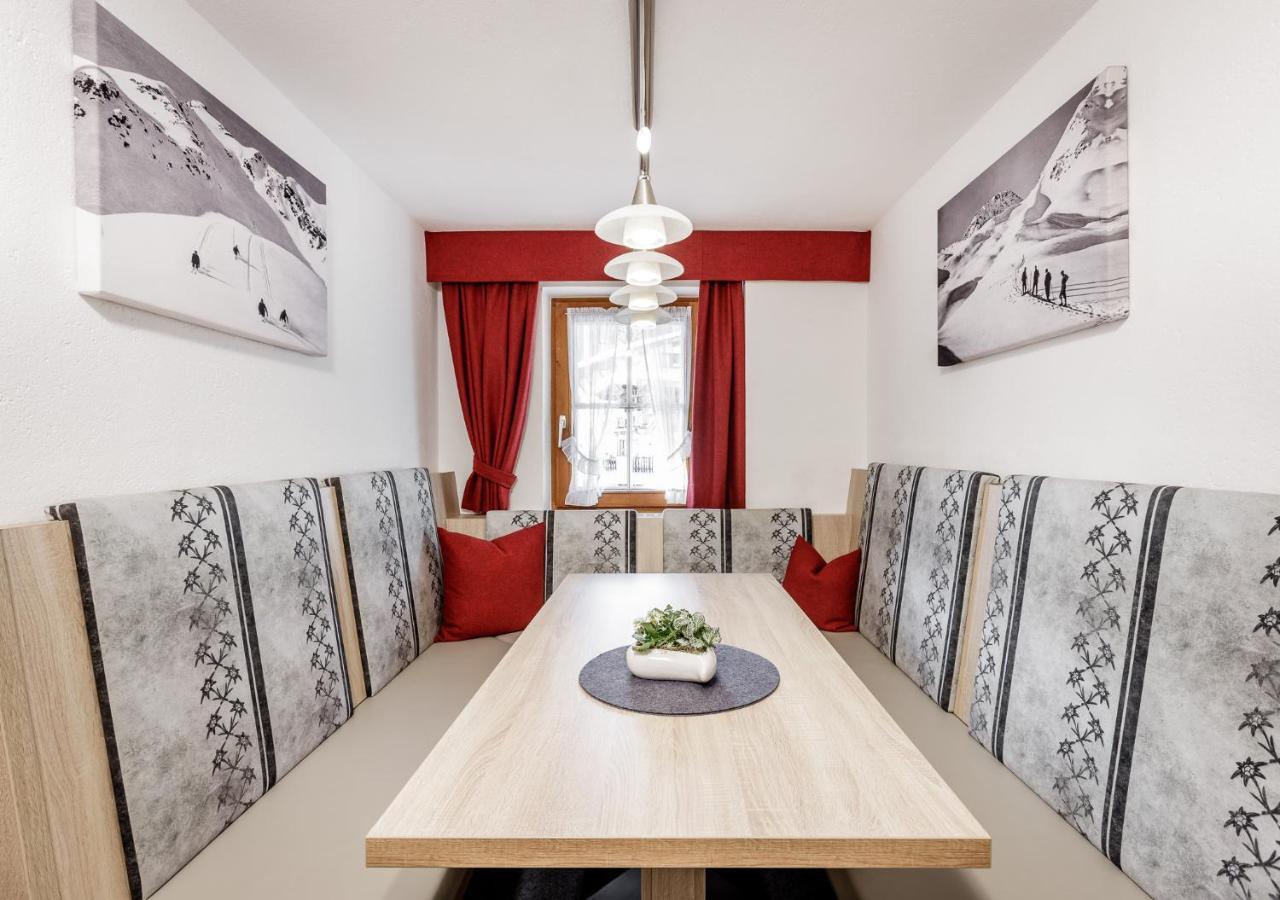 Appartement Altes Holzhaus à Sölden Extérieur photo